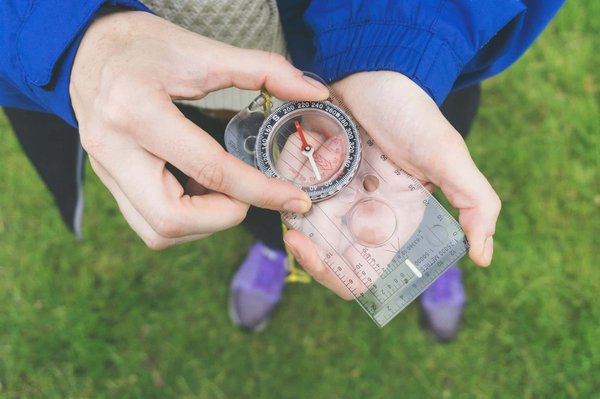 Peut-on trouver une croisière proposant des excursions pour découvrir les grottes de glace en Islande?